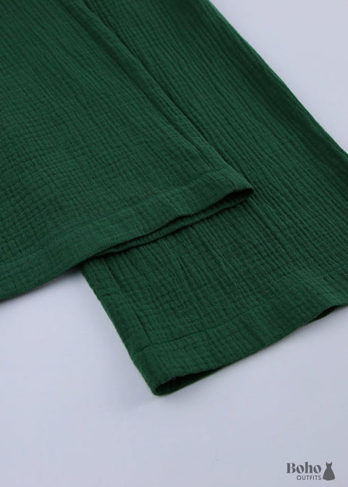 Pijama bohemio de algodón Emily en verde, marrón y gris.